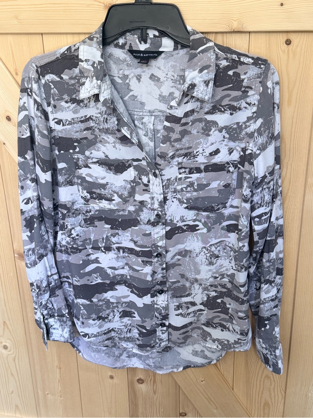 Rock & Republic Gray Camouflage Button-Down Shirt